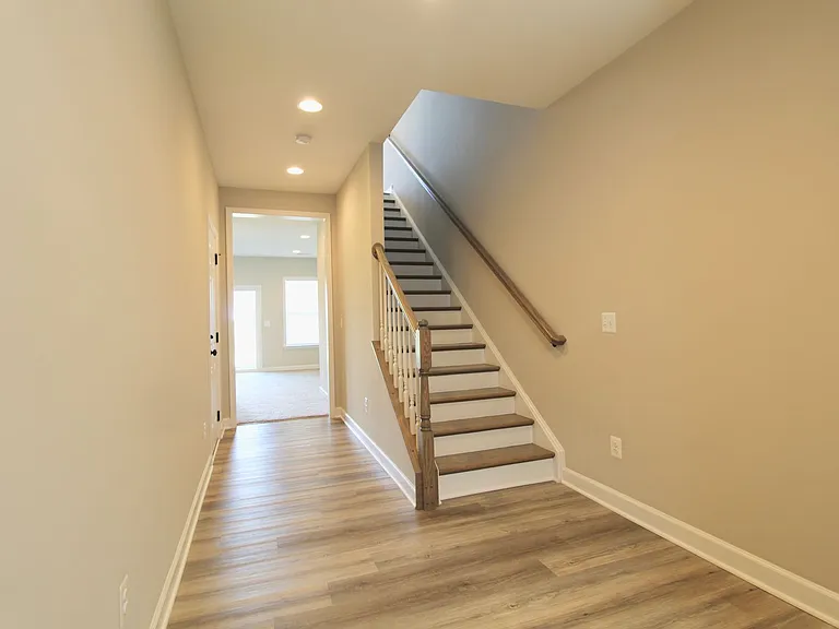 3424 Monterey Dr — Photo 2