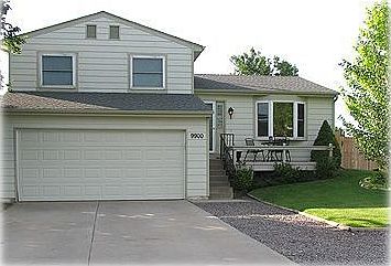 Completely remodeled Tri-Level with Artistic Flair!