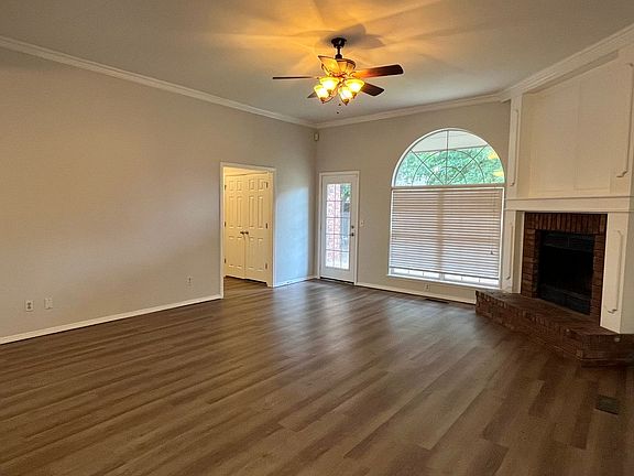 3rd image of 18304 English Oak Ln