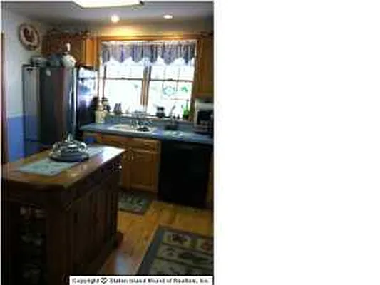 Sold by Volpe Realty | media 9