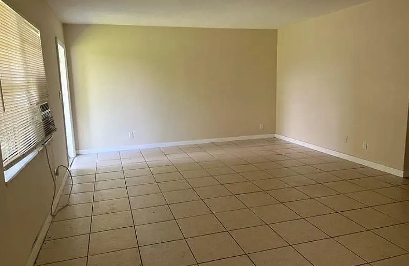 513 Southwest 2nd Court, Unit 3 — Photo 1