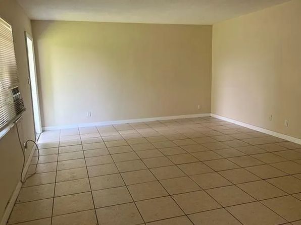 513 SW 2nd Ct APT 3