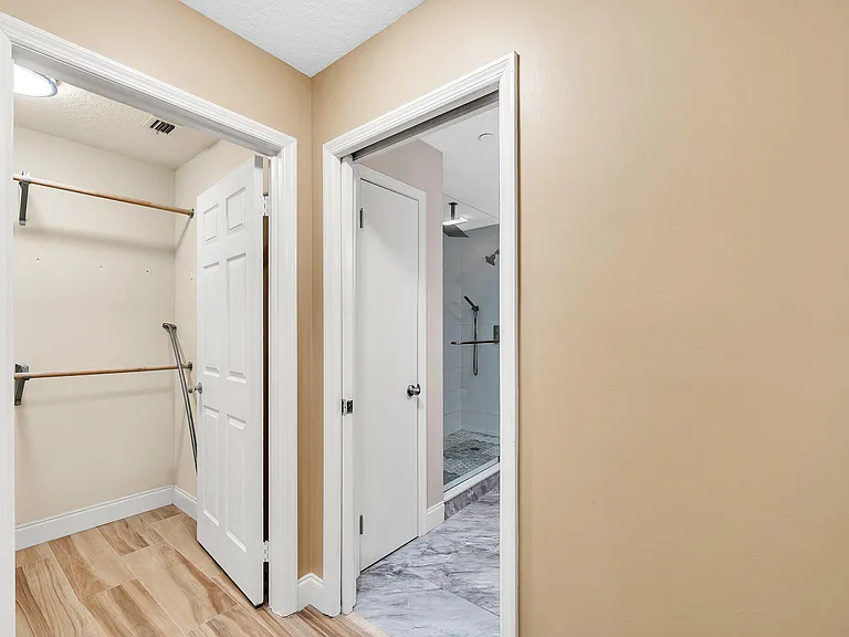 827 Oak Harbour Dr — Photo 29