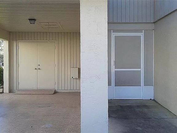 3rd image of 2203 Greenwich Dr