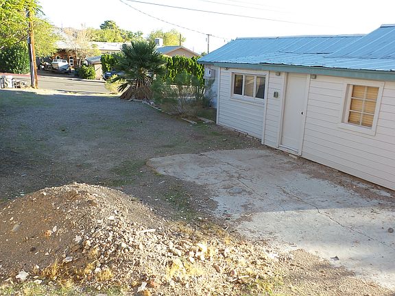 3rd image of 205 Lakeview Dr
