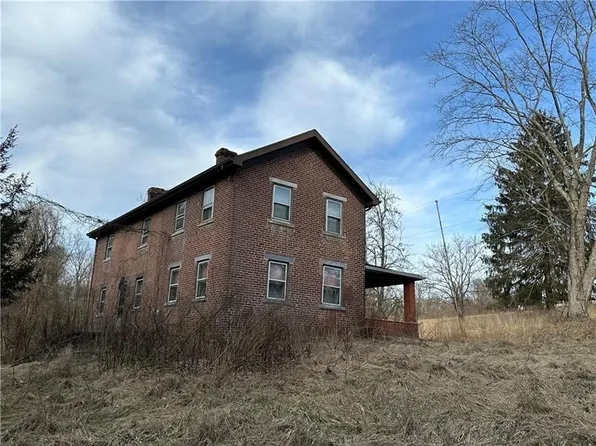 286 Dally Rd, Coal Center, PA 15423
