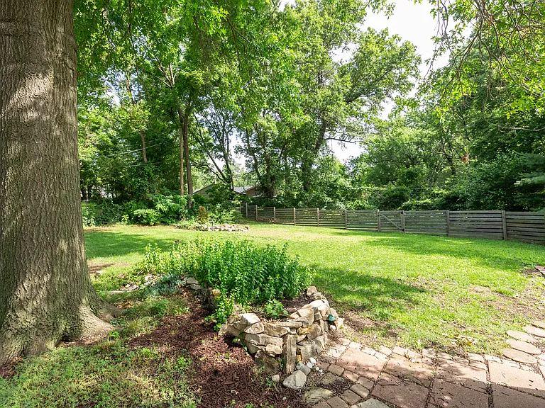 8721 Goodman St — Photo 25