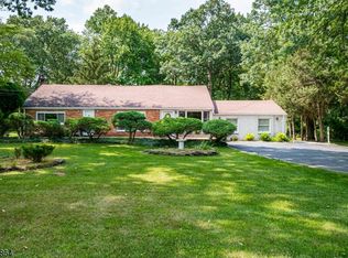 230 Midwood Way, Colonia, NJ 07067