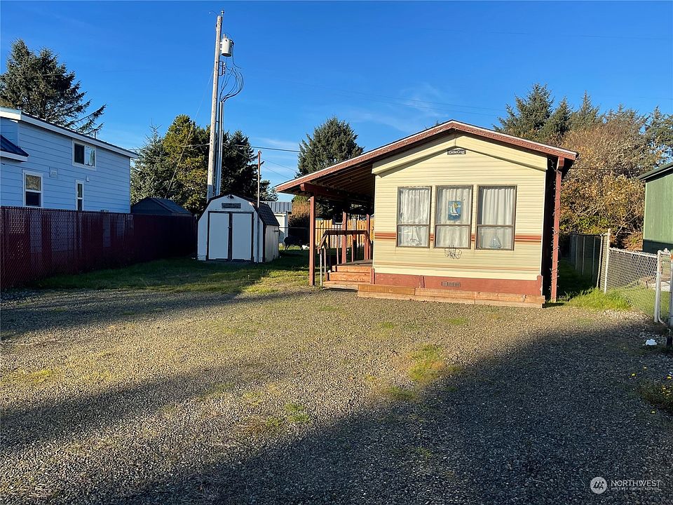 1st image of 124 Galleon Loop NE