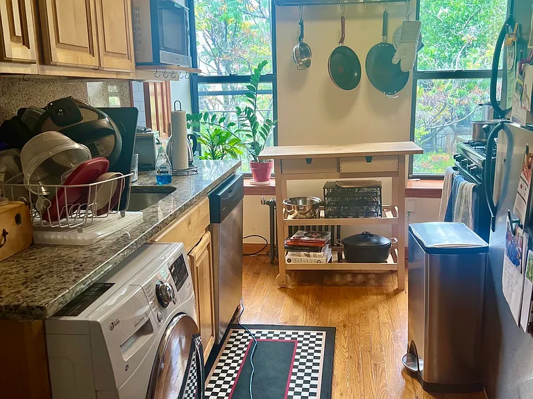 675 Union St #4R — Photo 6