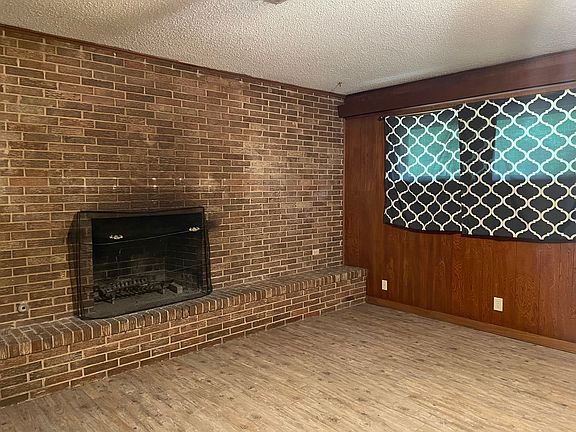 2nd image of 1011 Chevy Chase St