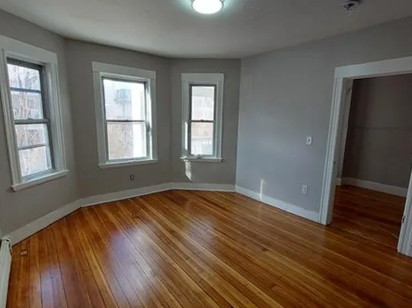 28 Mount Ida Rd APT 1, Dorchester, MA 02122