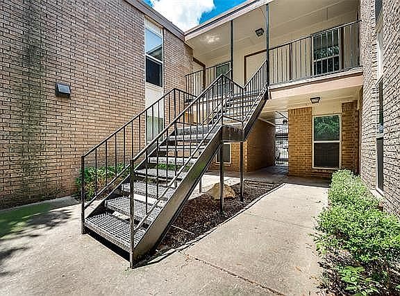 3rd image of 3824 Cibolo Dr