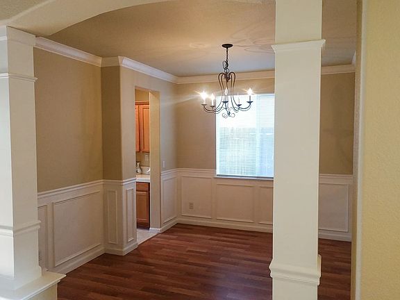 4th image of 9625 Cedar Oak Way