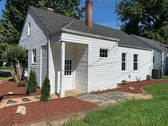 5th image of 1401 N Main St