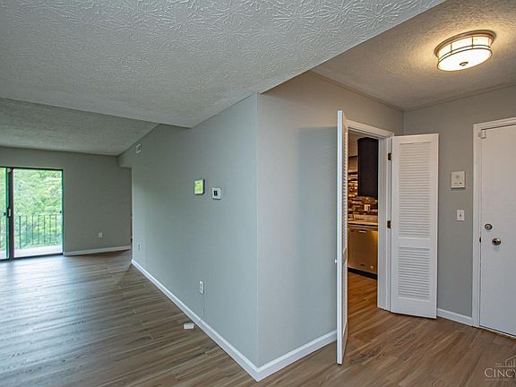5th image of 1602 Thunderbird Lane