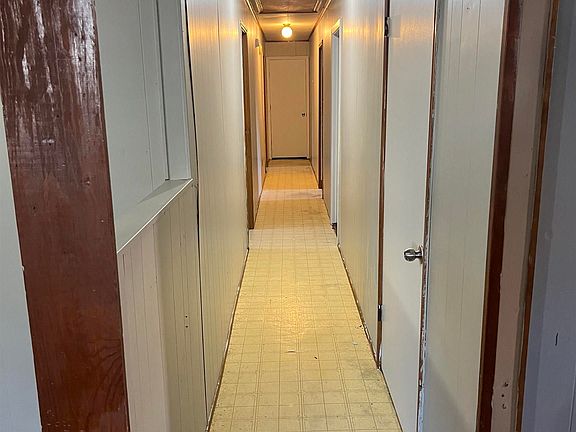 5th image of 112 Myrtle St