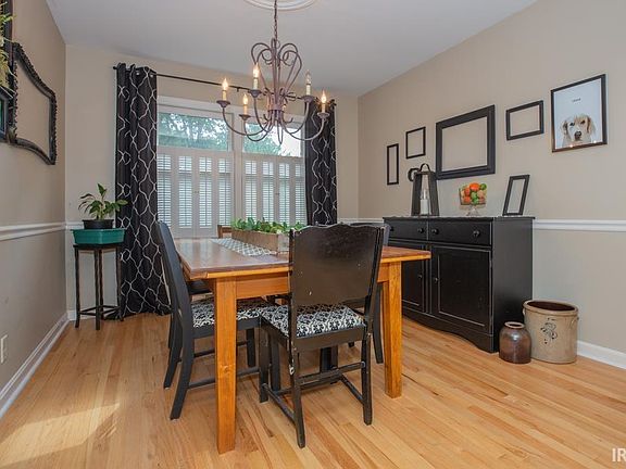 5th image of 206 Montclair Ct