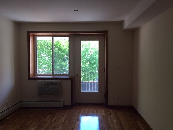 4th image of 1984 E 19th St #3