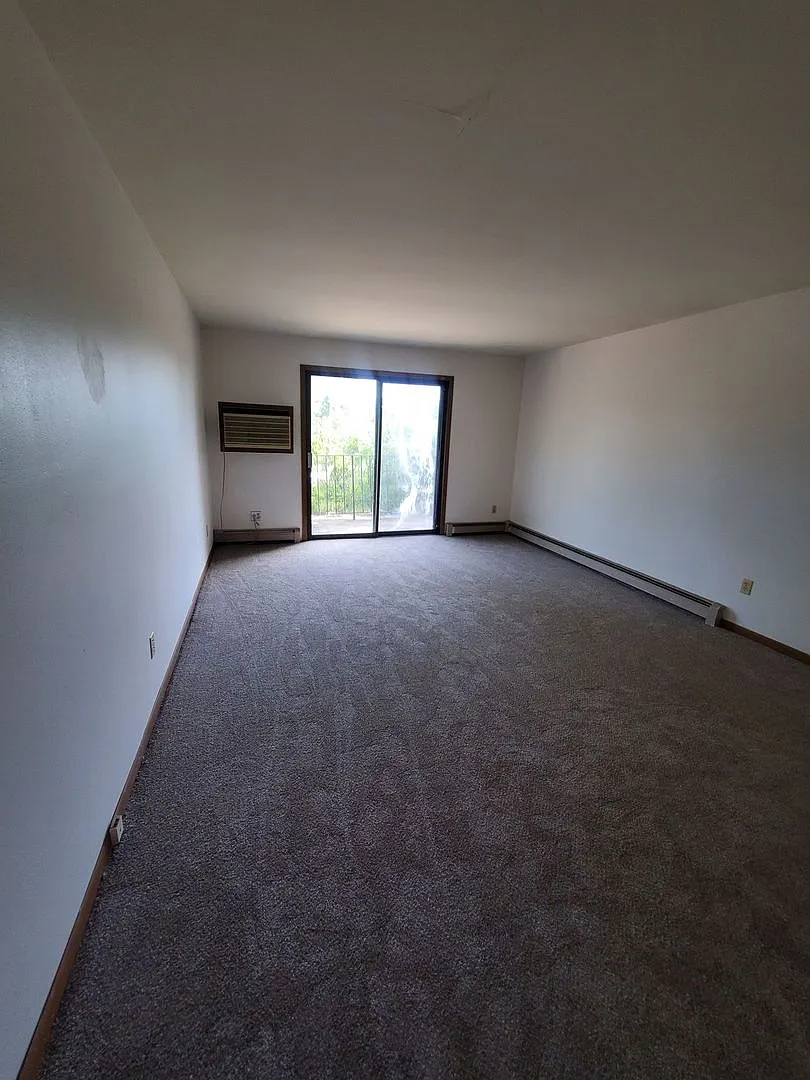 10500 W Fond Du Lac Ave. (12 Unit) — Photo 2