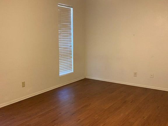 5th image of 2307 Haynes Dr