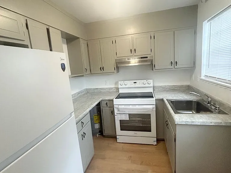 812 S Alston Ave #B — Photo 6