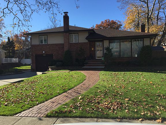 2nd image of 1016 Cedar Dr E