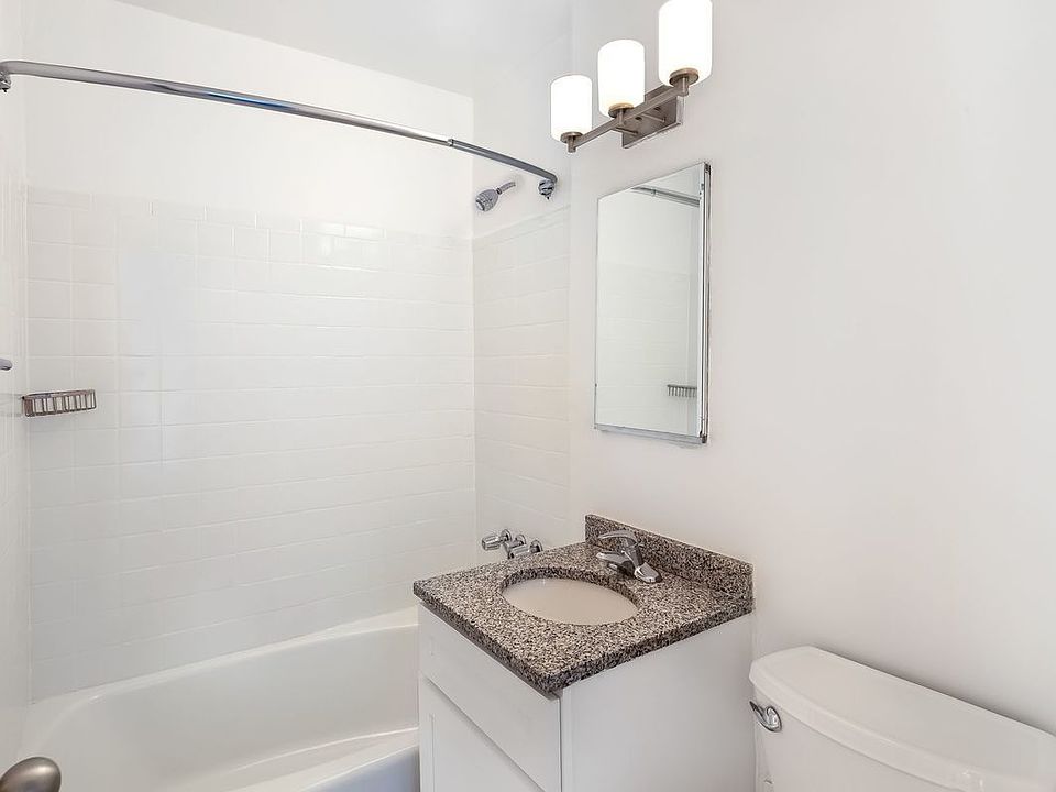 2nd image of 4515 Colden St APT 3X