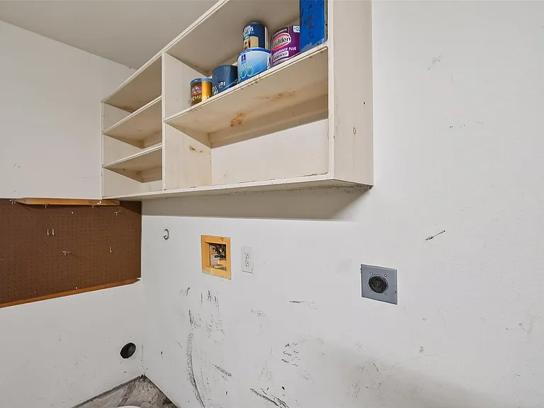 7429 Elbridge Ln — Photo 21