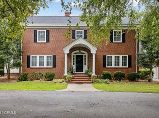 816 River Rd, Washington, NC 27889