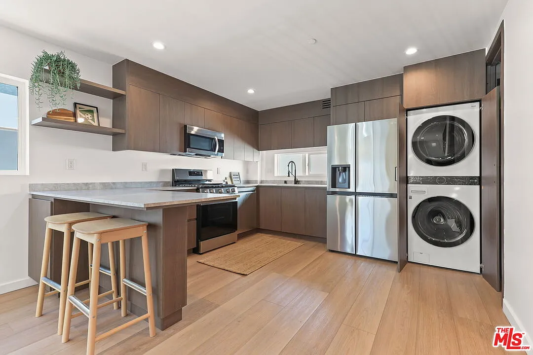 3 bed, 3.5 bath, $4,299 — Photo 1