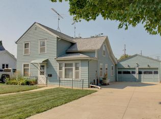 752 W 2nd St, Zumbrota, MN 55992
