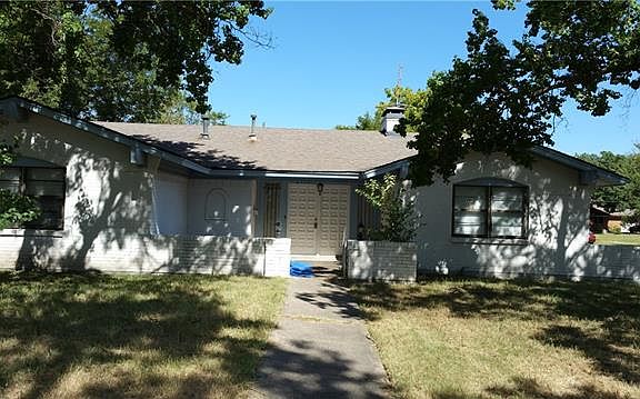 3rd image of 2808 Etta Dr