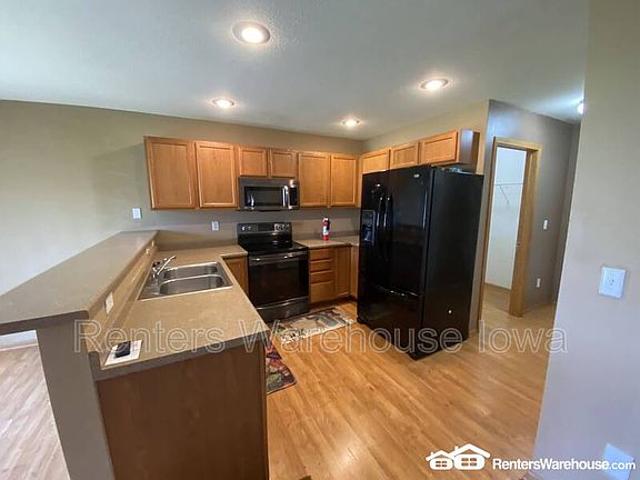 4th image of 5912 NW 50th St
