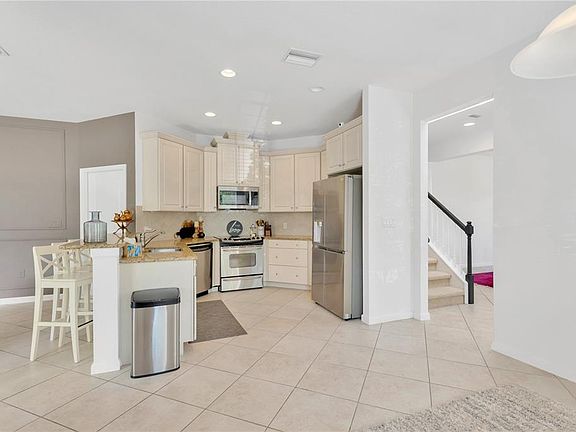 5th image of 8307 Manor Club Cir Unit 1