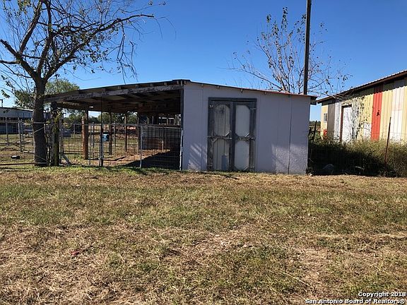 5th image of 301 E County Road 678