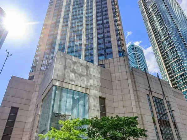 512 N McClurg Ct, Chicago, IL