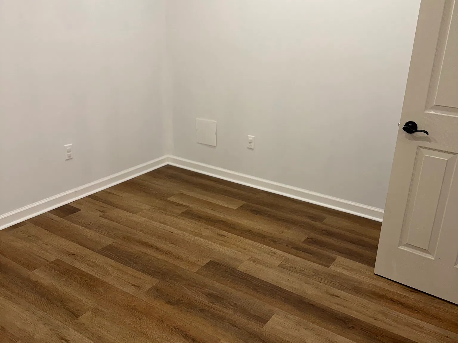 4 bed, 2500 sqft, $2,750 — Photo 2