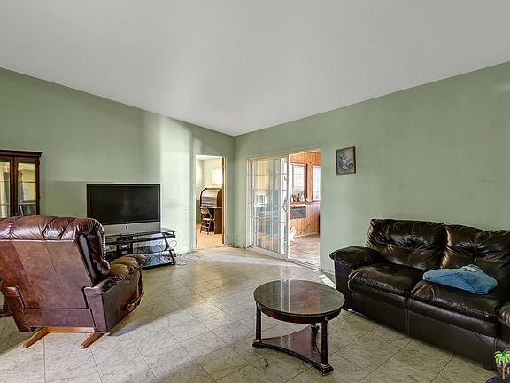 3rd image of 37511 Bankside Dr