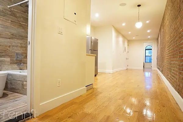 Rented by Rennit Inc. | media 18