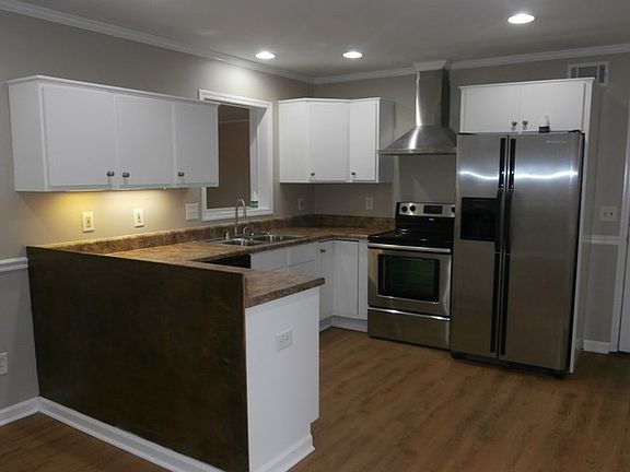 3rd image of 2492 Parkway Dr