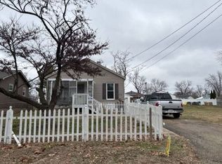 133 Oaklawn Cir, Creve Coeur, IL 61610