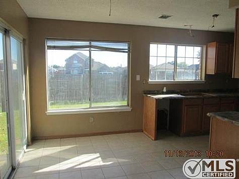 5th image of 1066 Gaynor Ave