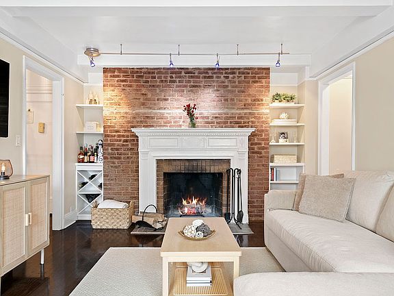 3rd image of 205 E 78th St #6EF