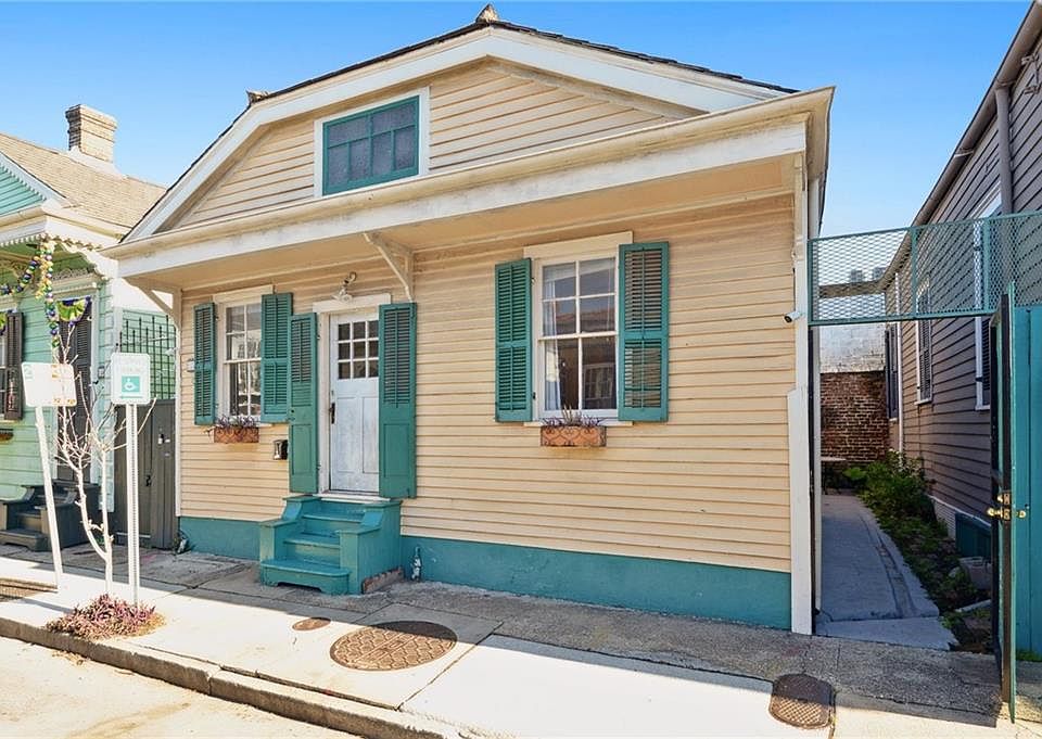 1st image of 935 Ursulines Ave