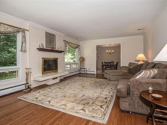 5th image of 4 Rocklyn Dr