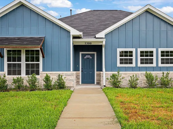 5300 Hemlock Dr, Baytown, TX 77521