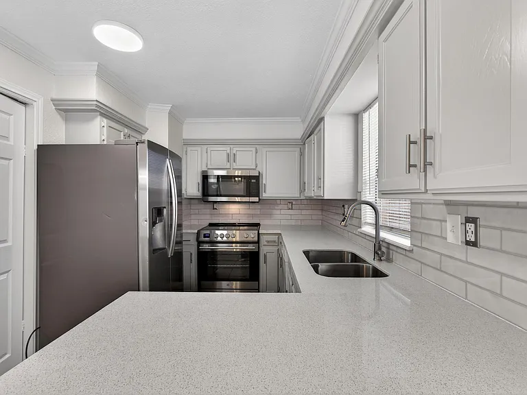 1221 Cedar Post Ln #1D — Photo 9