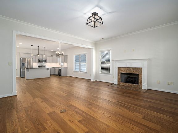 4th image of 3816 James Hill Cir