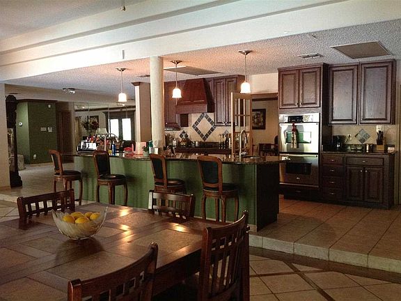 5th image of 215 Wedgewood Dr